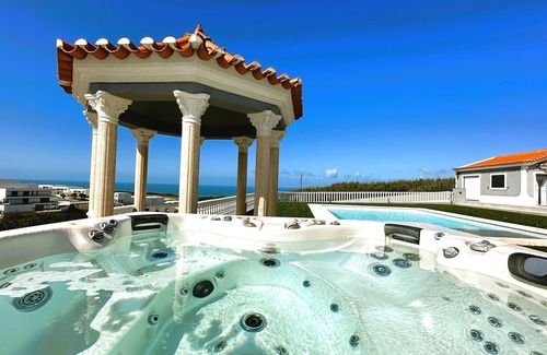 Atalaia Villa | Discover Casa da Luísa: Relax with Pool and Spa Amenities