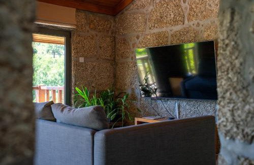 Santa Cruz do Douro House | Discover Casa da Mouta in the Scenic Douro Valley