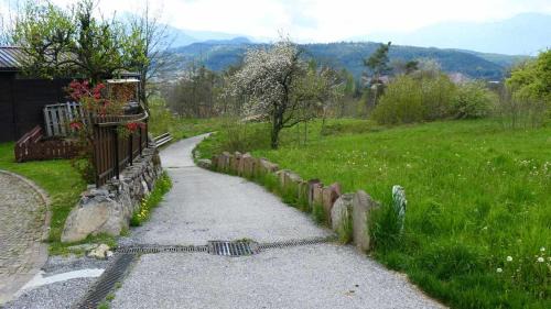 Baselga di Pine Apartment | Pet-Friendly Casa da Nonno Clode: 4-Star Retreat Awaits