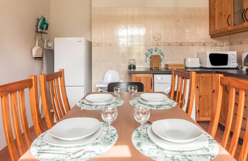 Santana Villa | Casa Da Olides: Mountain View Retreat with Balcony & Wi-Fi