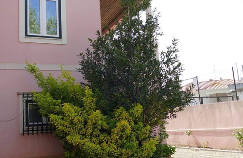 Leiria Villa | Experience Comfort and Simplicity at Casa da Palmeira