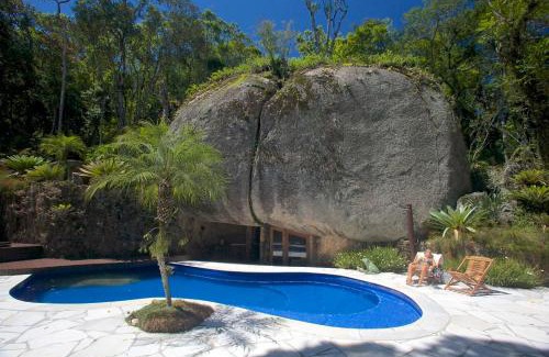 Portao House | Experience Casa da Pedra: 4-Star Mountain Retreat