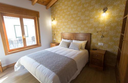 Catasol Resort | Cozy Stay at Casa da Ponte de Penas with Ocean Views