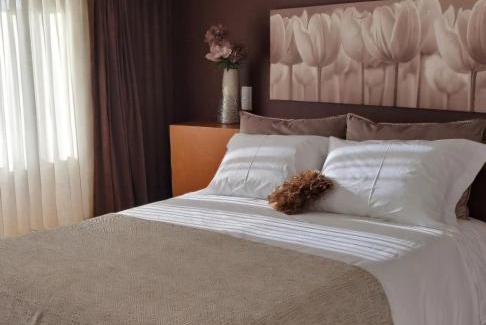 Miranda do Douro House | Discover Casa da Praça: Family-Friendly Stay with Breakfast