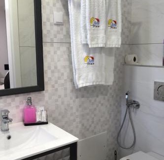 Vila Real Santo Antonio House | Oceanfront Casa Da Praia "AL" - Guest Rated 9.3/10