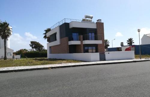 Porto Covo House | Oceanfront Casa da Praia: 4-Star Family-Friendly Retreat