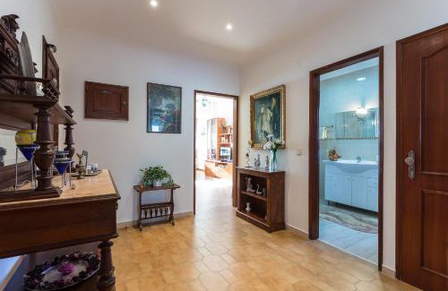 Costa de Caparica Apartment | Oceanfront Retreat at Casa da Praia with Pool & Views
