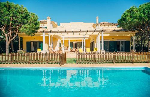 Castro Marim House | Elegant Oceanfront Stay at Casa da Praia Verde