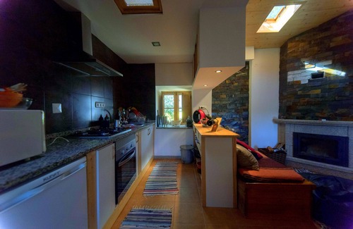 Moitas House | Cozy Casa da Quiana: Guest Rated 9.4 with Kitchen Access