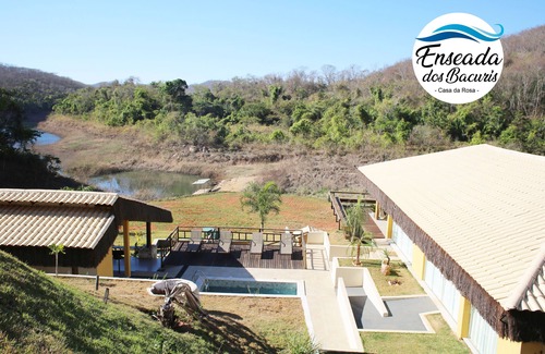 Agua Limpa Cottage | Explore Casa DA Rosa at Lago DAS Brisas with Pool & Kitchen