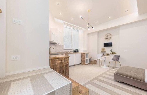 Zona Solari Apartment | Discover Casa da Suite Icona 5: Family-Friendly Retreat