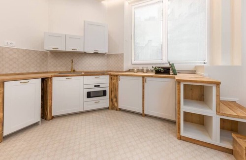 Zona Solari Apartment | Discover Casa da Suite Icona 5: Family-Friendly Retreat