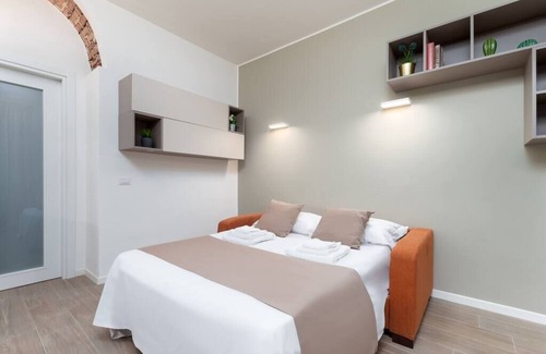 Crescenzago Apartment | Cozy Casa da Suite Nora: Kitchen Amenities Await You