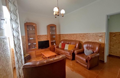 Famalicao House | Pet and Child-Friendly Stay at Casa da Tia Maria