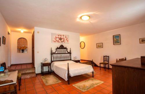 Ponte de Lima Bed & Breakfast | Relaxing Stay at Casa da Várzea with Pool & Ocean View