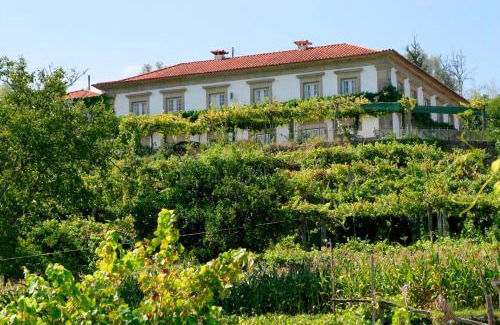 Ponte de Lima Bed & Breakfast | Relaxing Stay at Casa da Várzea with Pool & Ocean View