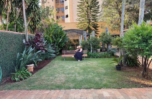 Araraquara House | Discover Casa da Vó Loy: Green Space & Family-Friendly Fun