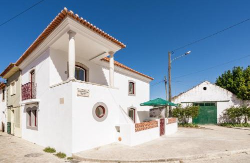 Carvalhal Benfeito House | Discover Family-Friendly Comfort at Casa da Varanda