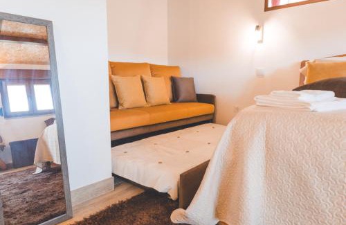 Armamar House | Family-Friendly Getaway at Casa da Vovó Luisa - 9.8 Rated