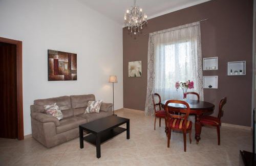 Livorno Apartment | Cozy Casa Dafne: Oceanfront Stay with Pet-Friendly Perks