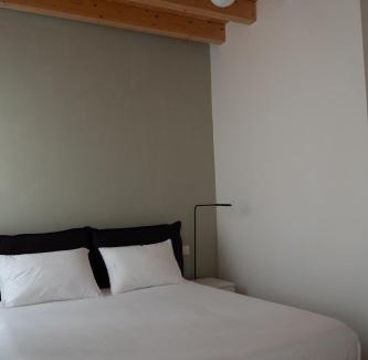 Lovere Old Town Apartment | Discover Casa Dagu: Family-Friendly Getaway Awaits