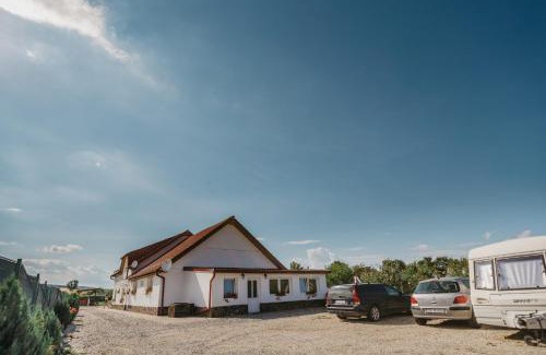 Sura Mica House | Family-Friendly Escape at Casa Dan & Lili - Rated 9.7/10!