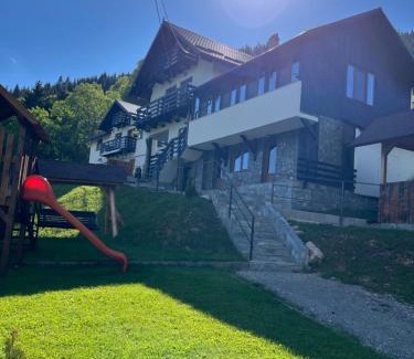 Moeciu de Sus House | Child Friendly Oasis at Casa Dani&Moni – Guest Rated 10/10