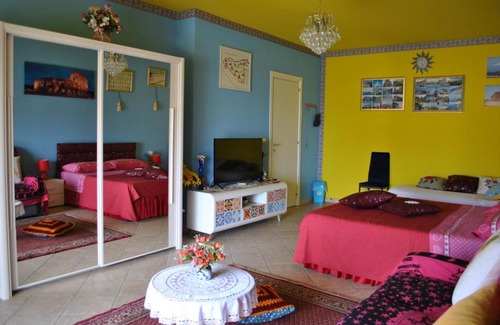 Santa Teresa di Riva Apartment | Casa Dani: Beachside Retreat with 9/10 Guest Rating