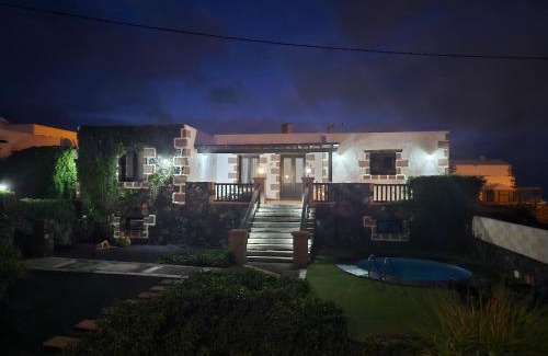 La Asomada House | Discover Casa Daniela: 4-Star Family-Friendly Retreat