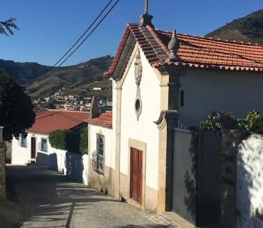 Armamar House | Casa das Ameias: Oceanfront Retreat with Pool & 9.6 Rating