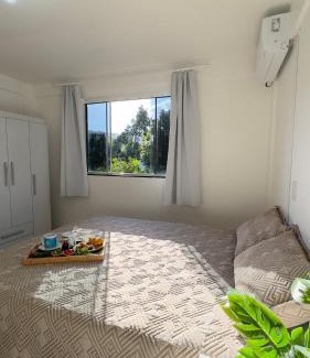 Piratuba House | Relax at Casa das Bromélias with Nature and Hot Tub Access