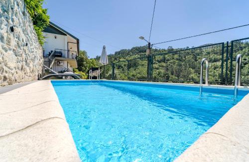 Caldelas House | Relaxing Oceanfront Stay at Casa das Caldas with Pool