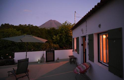 Sao Roque do Pico House | Family-Friendly Retreat at Casa das Fadas Awaits You