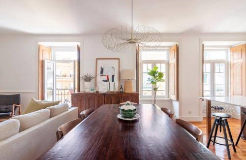 Penha de Franca Apartment | Inviting Casa das Flores: 4BR with Office Space & A/C