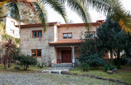 Amares House | Pet-Friendly Casa das Flores with Oceanfront Views