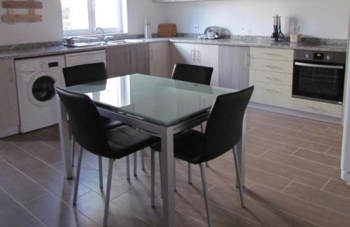 Fundao House | Casa das Nações: Family and Pet-Friendly Comfort Awaits