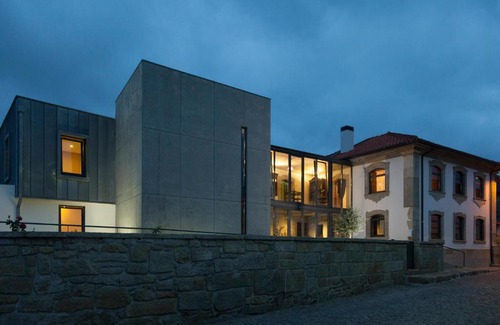 Vouzela House | Oceanfront Retreat at Casa das Origens - Rated 9.2/10