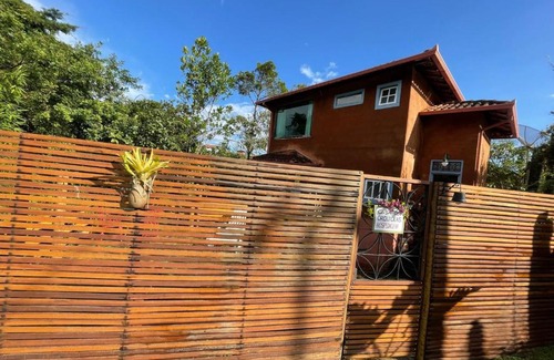 Ouro Preto House | Explore Casa das Orquídeas: Perfect for Families & Pets