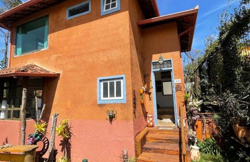 Ouro Preto House | Explore Casa das Orquídeas: Perfect for Families & Pets