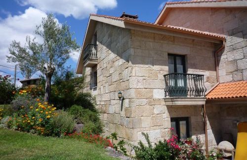 Ponteareas House | Family-Friendly Escape at Casa das Pías with Pool Access