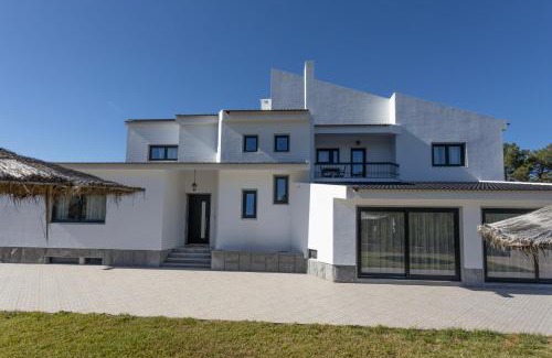 Castelo House | Oceanfront Retreat at Casa das Vinhas - Rated 9.5/10