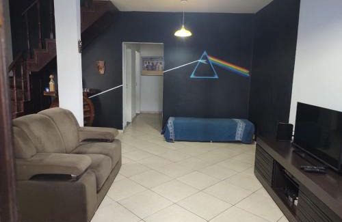 Campos Eliseos House | Spacious Casa 2 Andares - Family-Friendly in Resende/RJ