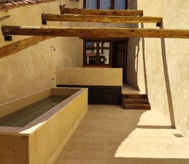 Valverde del Majano House | Experience Casa de Agustín: Guest Rated 9.8 & Pet Friendly