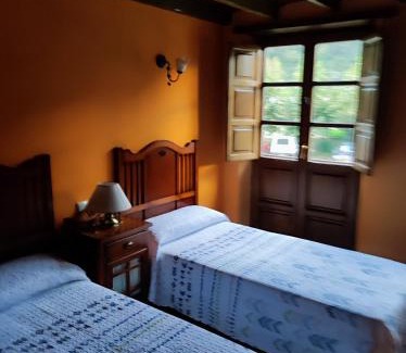 Aller House | Family-Friendly Getaway at Casa de Aldea CASA MON