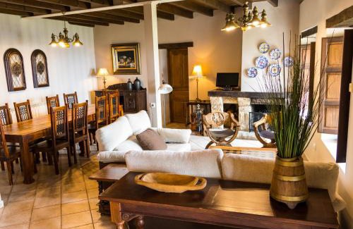 Cofino House | Discover Casa de Aldea el Navaron: Family and Pet Friendly Retreat
