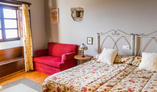 Cofino House | Discover Casa de Aldea el Navaron: Family and Pet Friendly Retreat