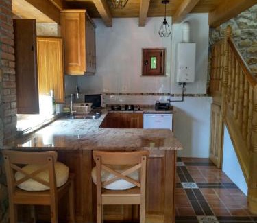 Soto de Cangas House | Discover Casa de Aldea La Xunta: 4-Star Family Getaway