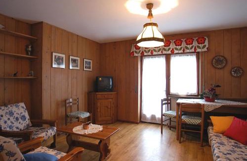 Falcade Apartment | Top-Rated Casa De Biasio PM: Family & Pet Friendly Stay