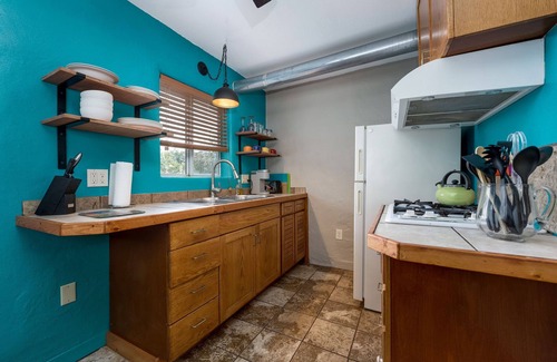 Truth or Consequences House | Vibrant Casa de Colores: 1 Bed with Pool and Spa