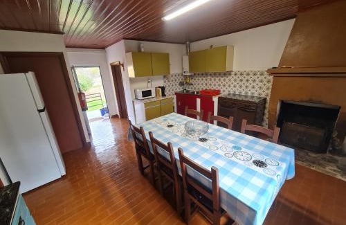 Salsas House | Pet-Friendly Retreat at Casa de Cabecinho - 4 Star Gem